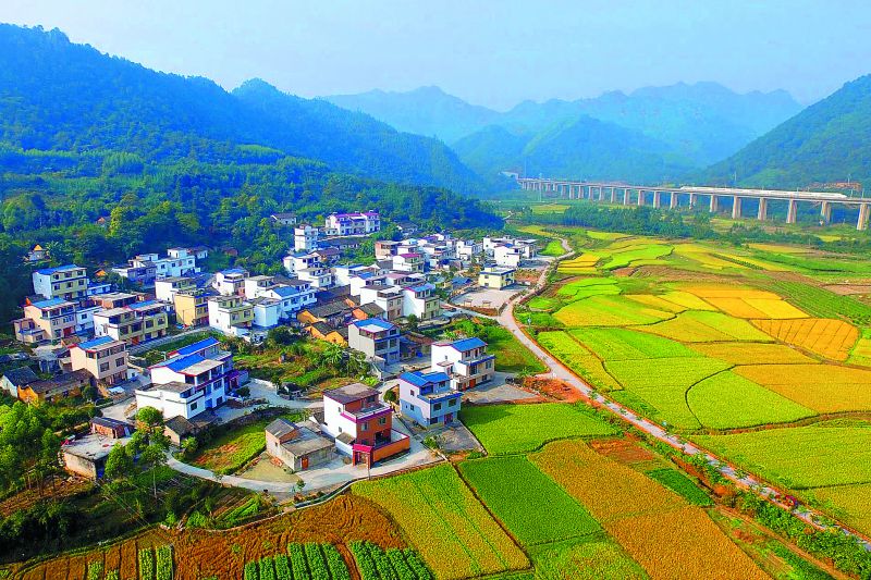 时光荏苒，桂北大地早已旧貌换新颜，始终不变的是长征精神的代代相传。    李忠波 叶 晗/摄