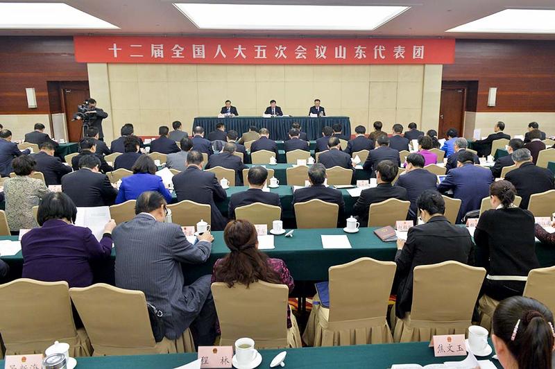 3月3日下午，出席第十二届全国人民代表大会第五次会议的山东代表在中国职工之家成立。新锐大众记者 房贤刚 摄
