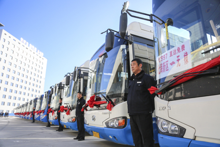 此次开通的直达免费公交线路共计投入高档次纯电动公交车辆36部。