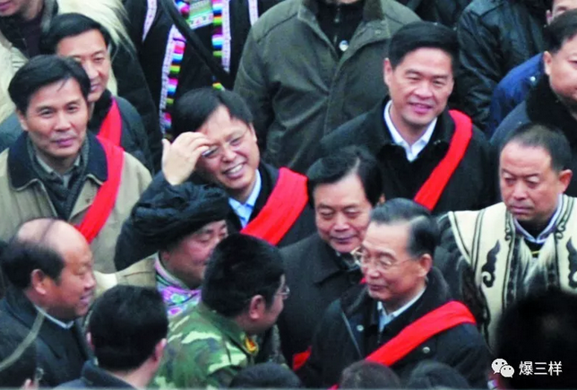大众网总编辑朱德泉采访时任国务院总理温家宝