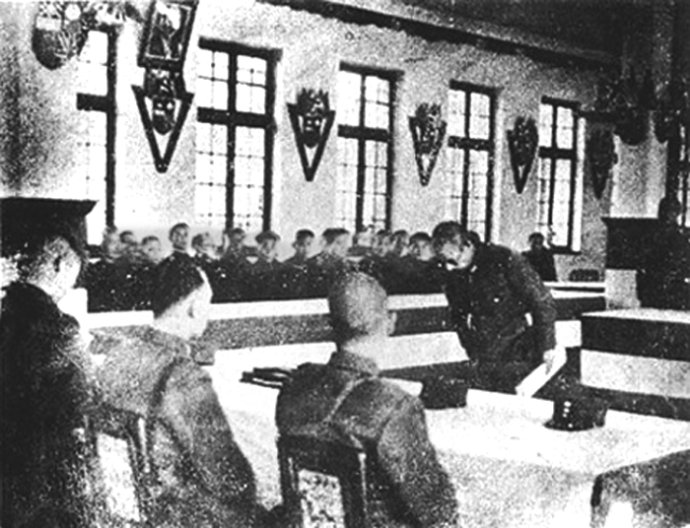 1945年12月27日济南青岛德州地区接受日军投降仪式在山东省图书馆“奎虚书藏” 举行