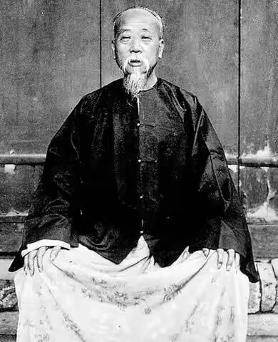 （周馥晚年像）