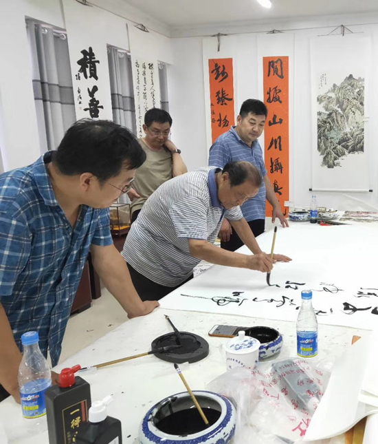 济宁金乡:翰墨丹青迎华诞
