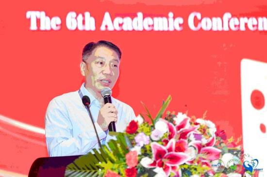 山东省医学影像学研究所党委书记马成顺理事长致辞。