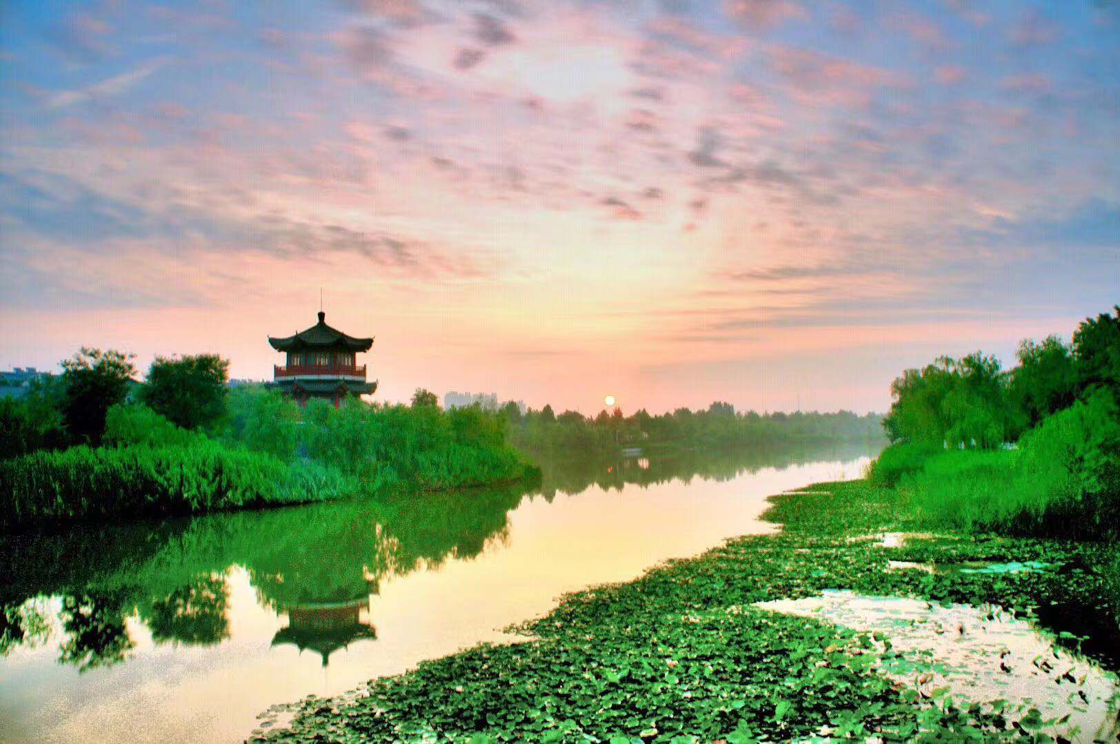 红莲湖晨曦  摄影 崔峰
