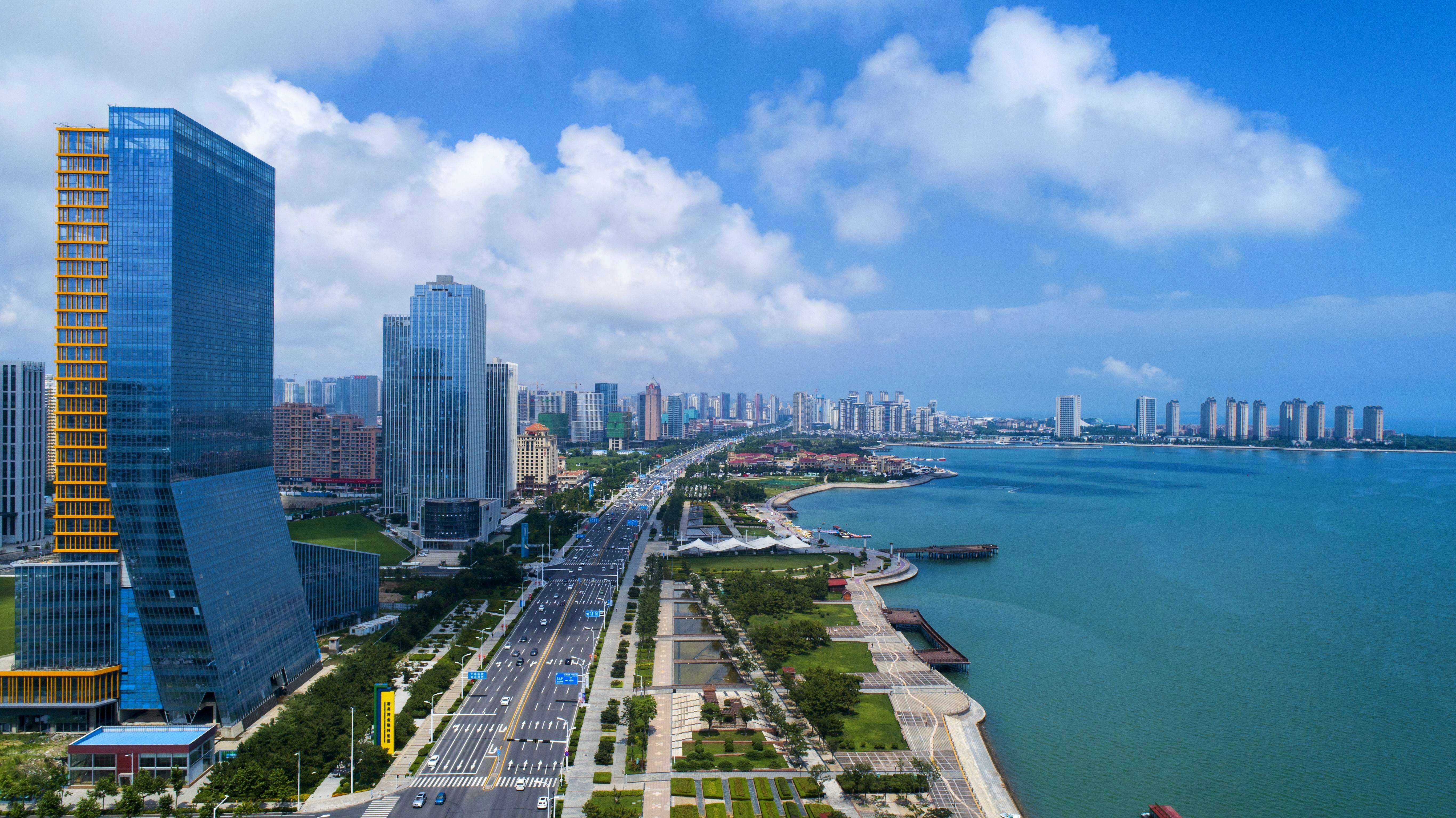 风光靓丽的唐岛湾国家湿地公园。记者 李亮 摄