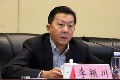 国家体育总局副局长李颖川暂时主持足球工作