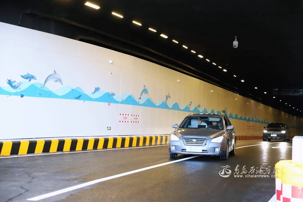 珠江路隧道内景。记者 张静 摄