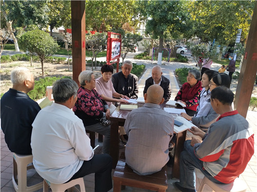 在恒爱家庭党校探讨社情民意服务问题