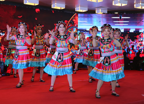 开场舞《大地飞歌》 开场舞《大地飞歌》