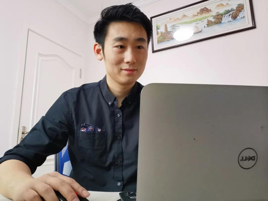 商学院辅导员薛诚