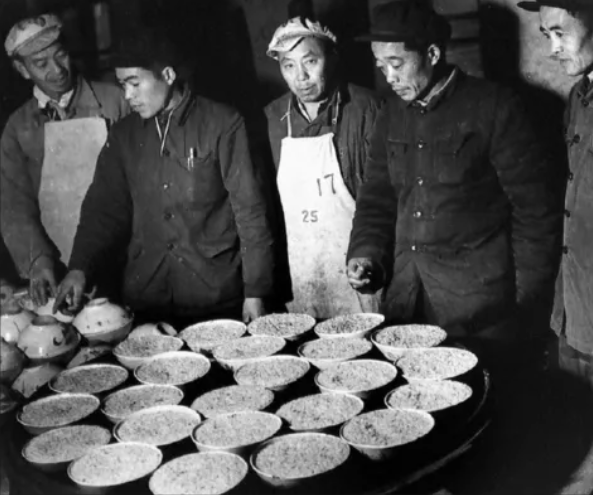 大众日报客户端·海报新闻：齐鲁山海经丨山东人的分餐制几千年前就有了……