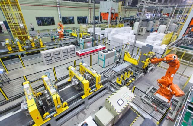 『大众日报客户端·海报新闻』齐鲁政情丨青岛“顶格头脑风暴”聚焦工业互联网，背后有何深意？