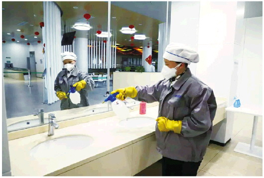 生物医药产业园食堂每天定时全面消毒，为干部员工营造放心的用餐环境