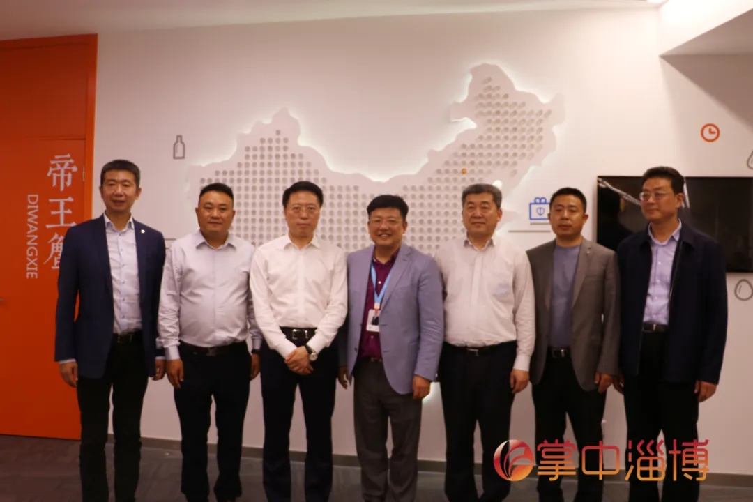 大众日报客户端·海报新闻齐鲁政情丨不足两个月两次去上海，这位市委书记在下一盘什么棋？