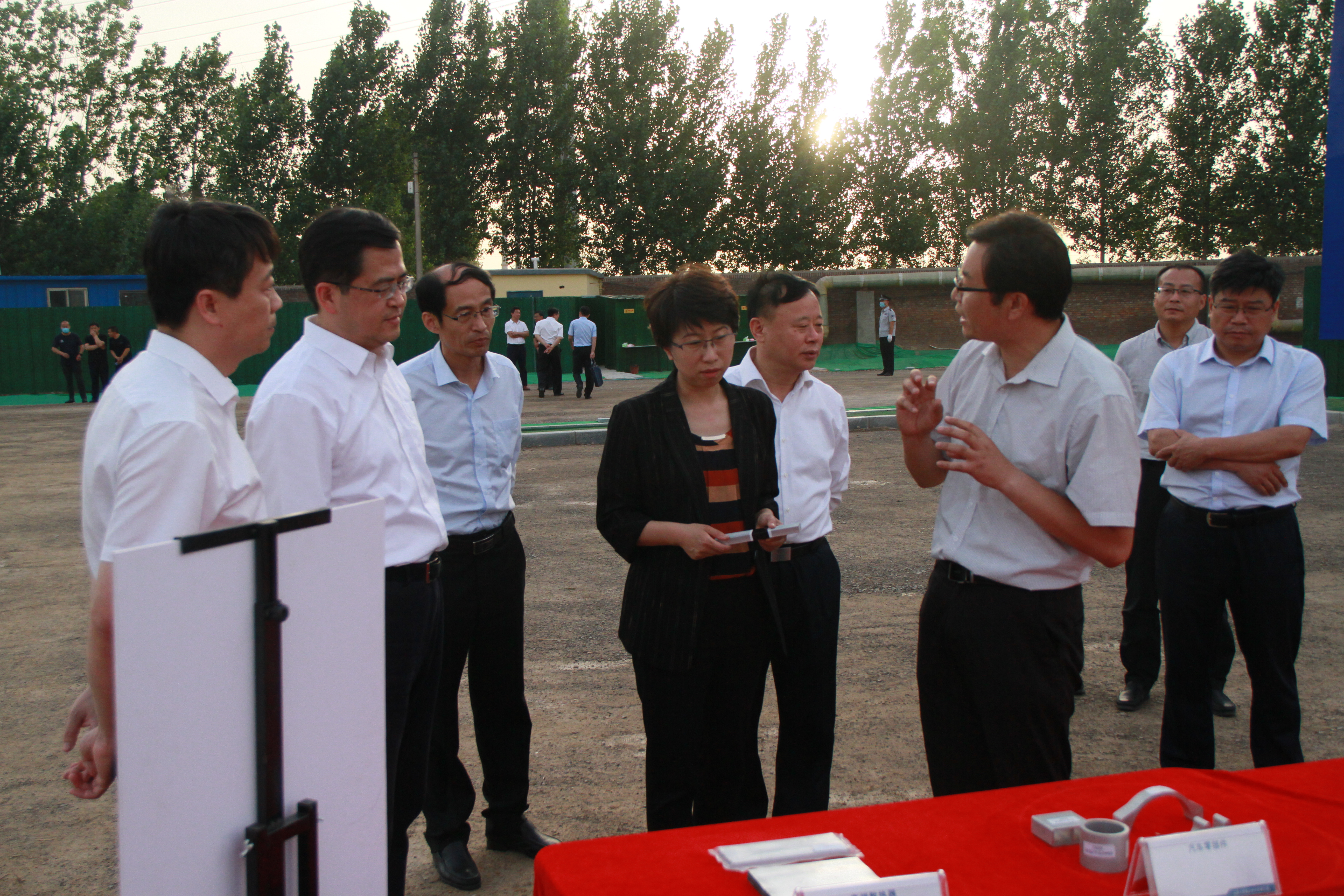 大众报业·大众日报客户端齐鲁政情丨这个市的书记市长都是“70后”，他们3天跑11地观摩了65个项目