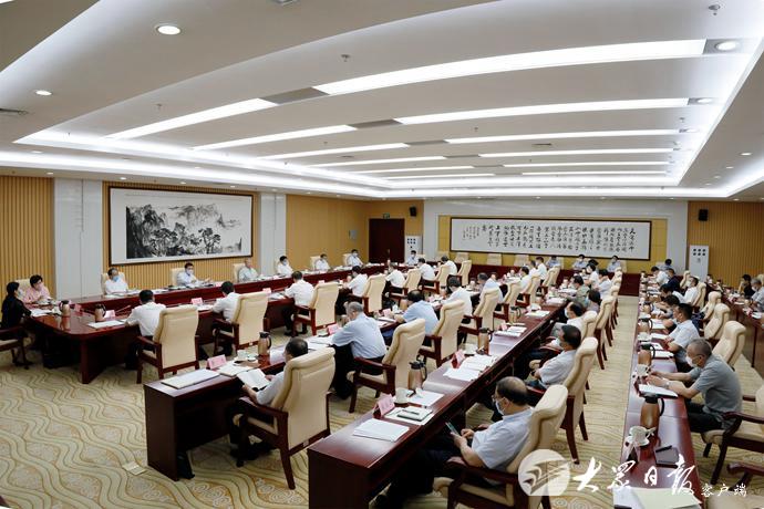 大众报业·大众日报客户端|刘家义在全省党校(行政学院)工作座谈会上强调 始终坚持正确办学治校方向 推动我省党校(行政学院)工作再上新台阶