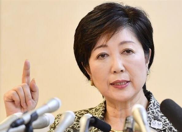 小池是谁 她为何能 秒杀 21名对手连任东京都知事