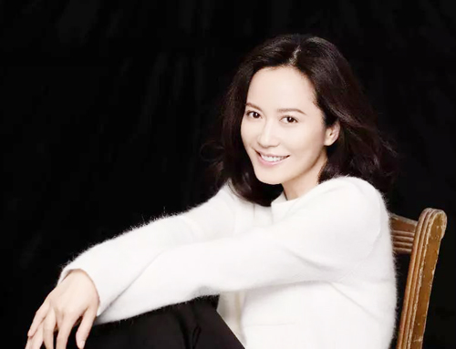 大众报业·大众日报客户端|姐圈里的潇洒担当非她莫属,走走停停看路边的风景,