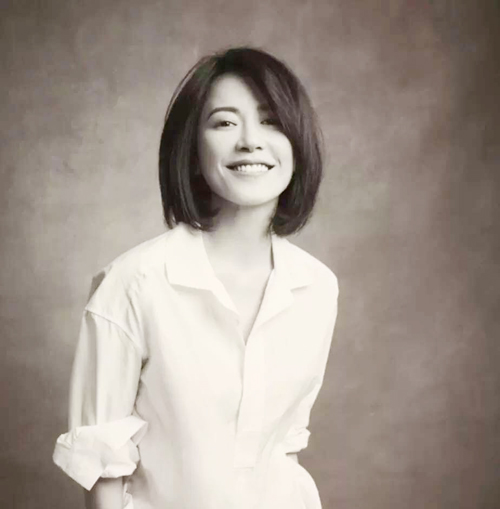 大众报业·大众日报客户端|姐圈里的潇洒担当非她莫属,走走停停看路边的风景,