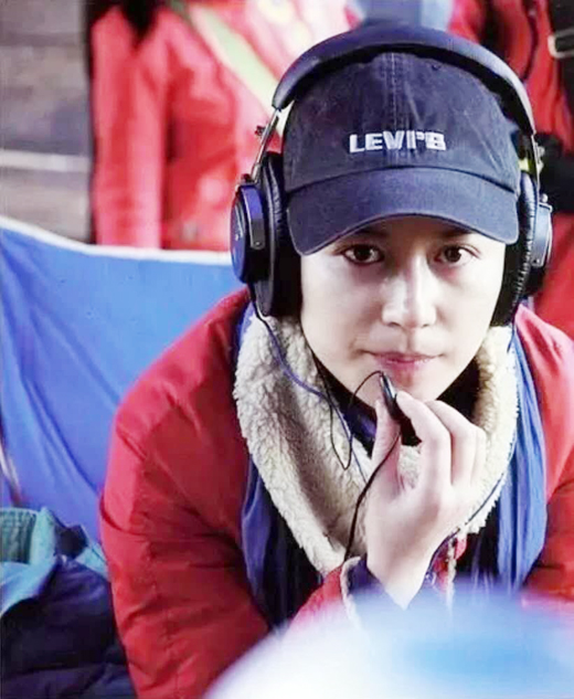 大众报业·大众日报客户端|姐圈里的潇洒担当非她莫属,走走停停看路边的风景,