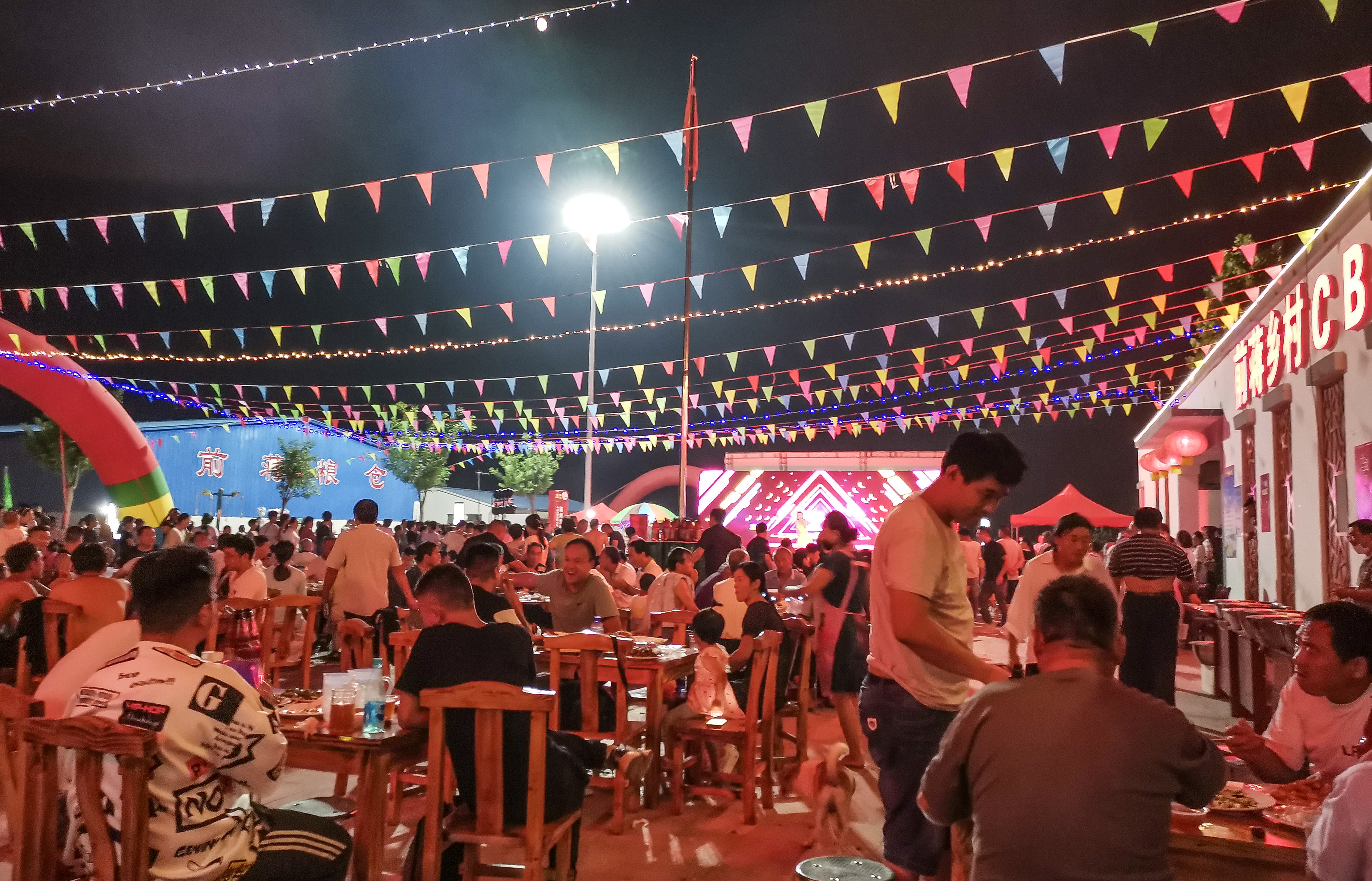 大众报业·大众日报客户端|乡村消费正“类城市”，山东这个村的CBD火了