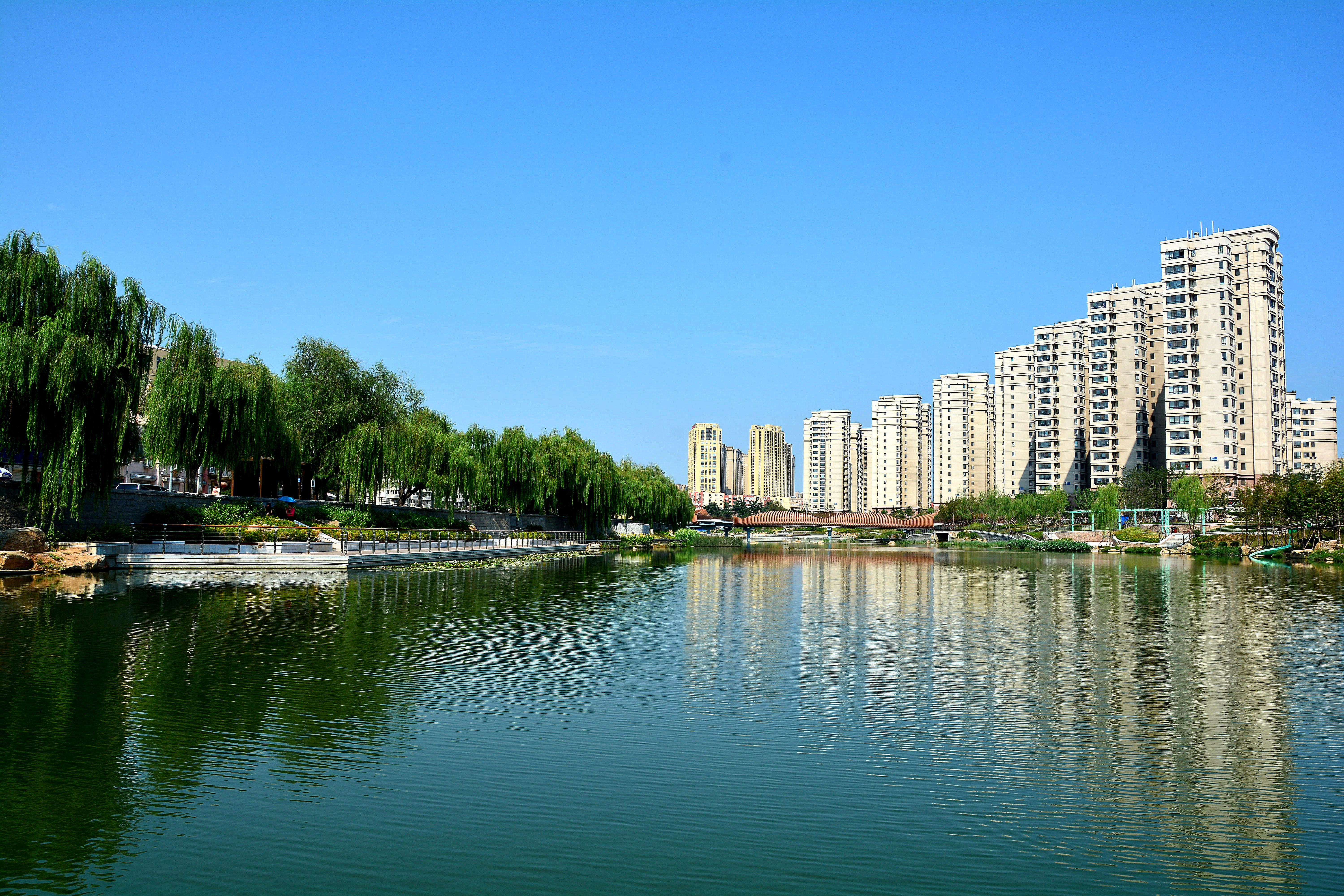 上流佳苑小区有着600多年历史、因李村河而得名
