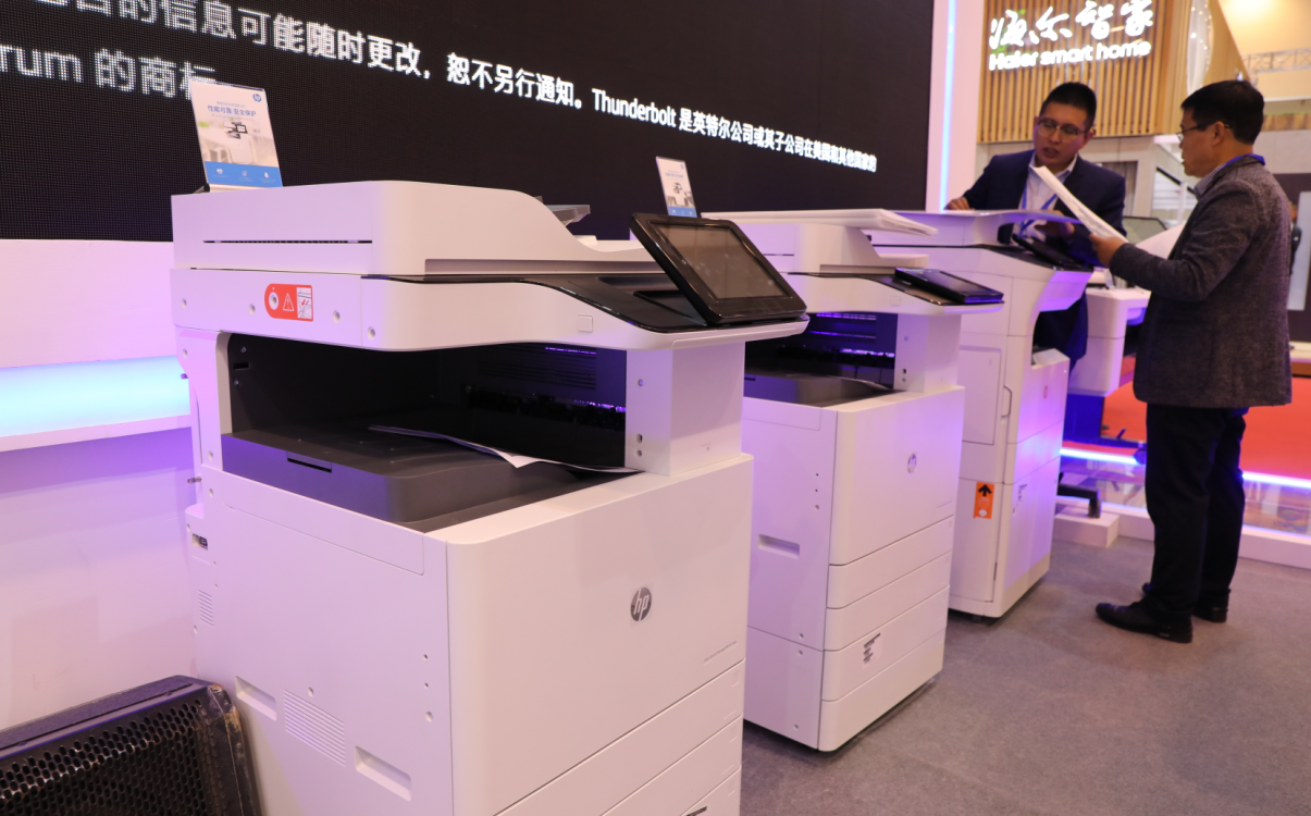 惠普公司的新型激光打印机。
