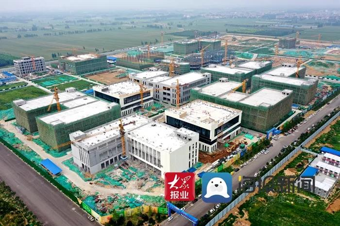 建设中的菏泽现代医药港（拍摄于2021年8月）