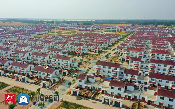 已完成建设并实现搬迁的东明村台航拍