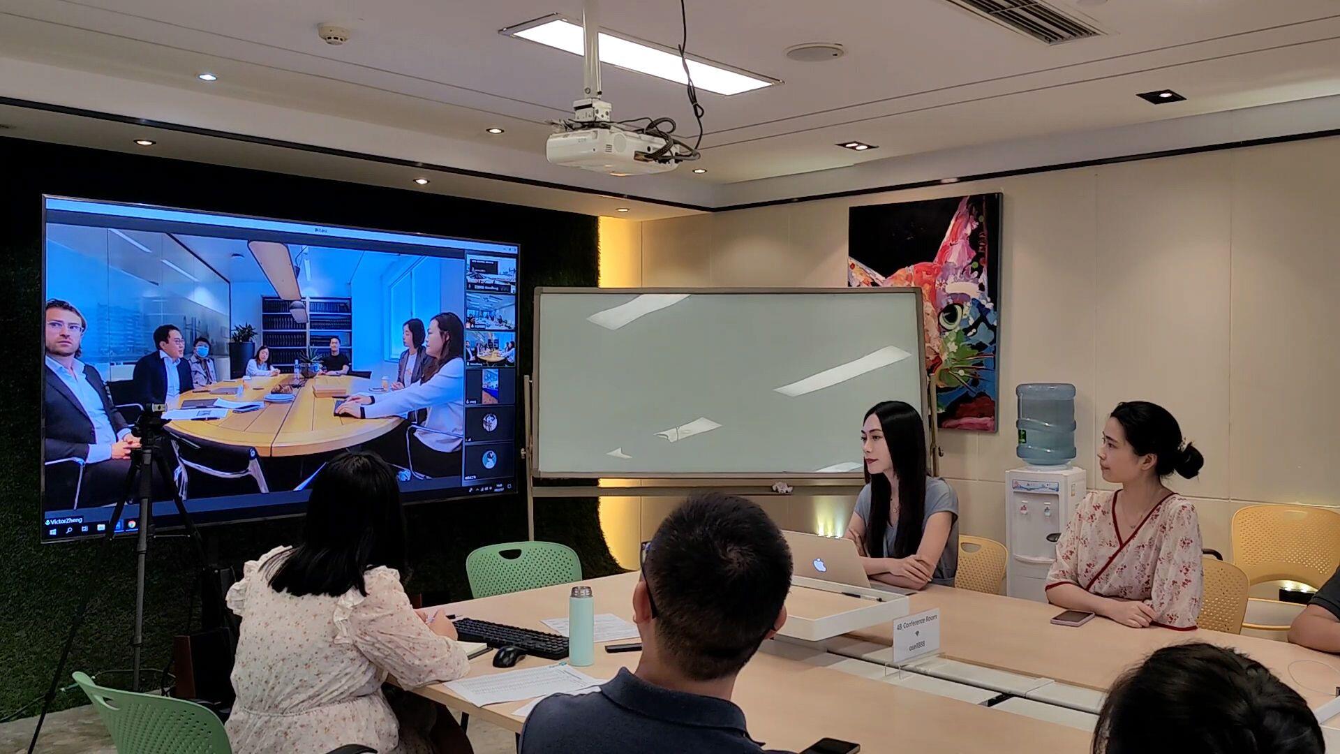通过“网贸会”这种新的形式，龙工场平台、国内外客商三方进行网上洽谈，不但让海外客商能及时了解到国内的相关产品及优势，更能为国内企业提供了一个与海外客商直接进行交流的机会。