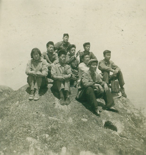 1965年8月，发现“红旗1号“金伯利岩的原201组部分人员。