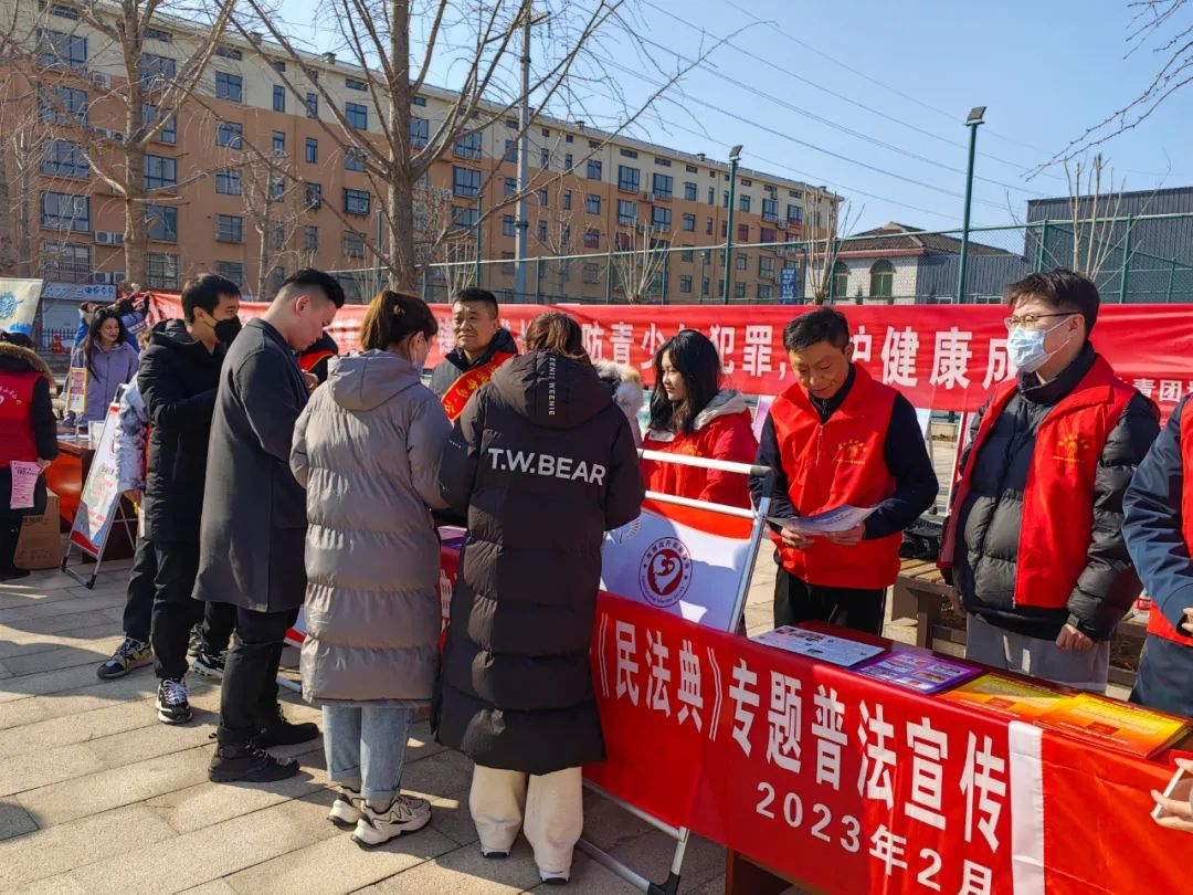 山东共青团组织动员57.2万名青年志愿者开展学雷锋志愿服务活动