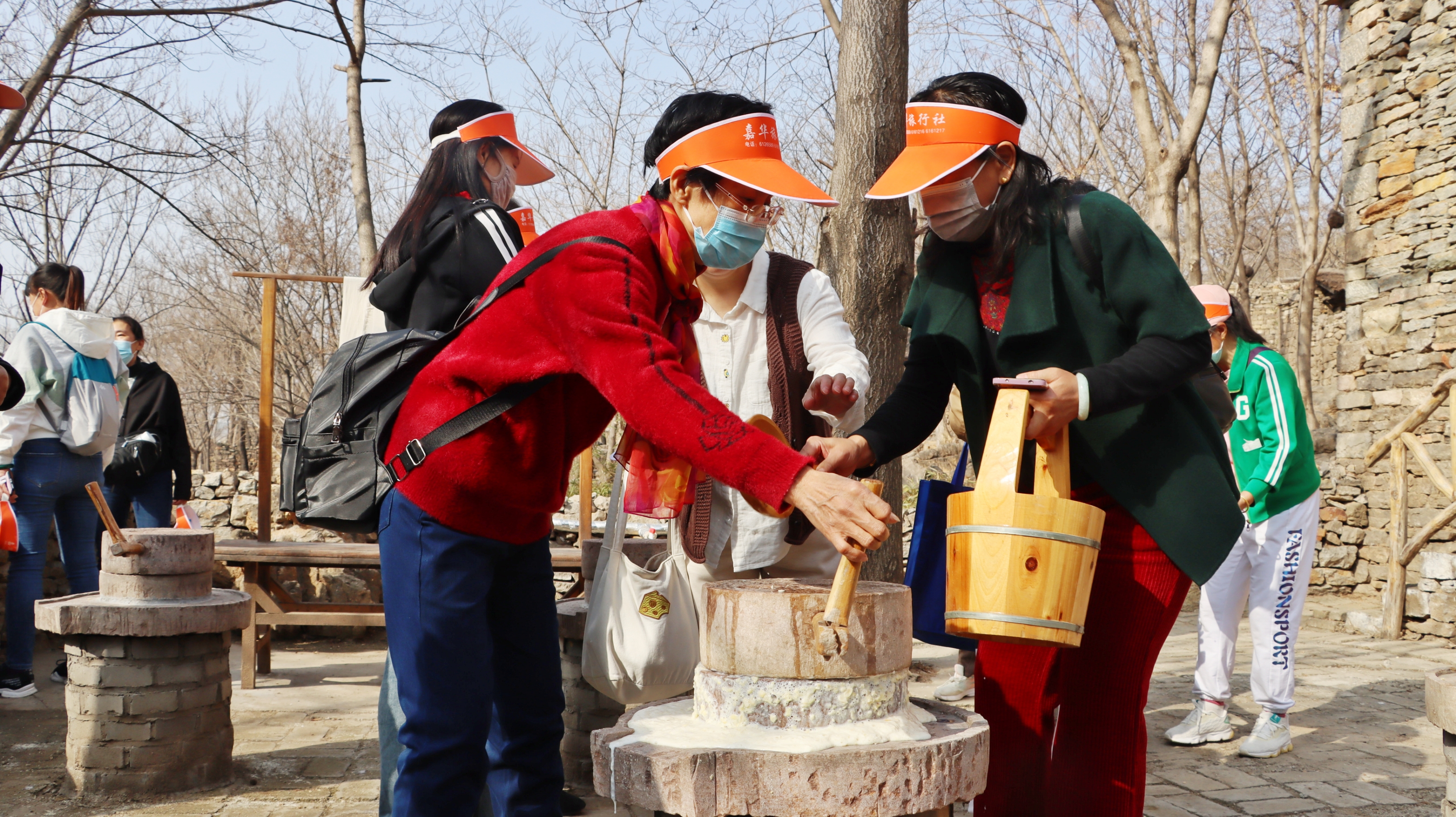 沂南县700余名女职工沉浸式体验红色文化
