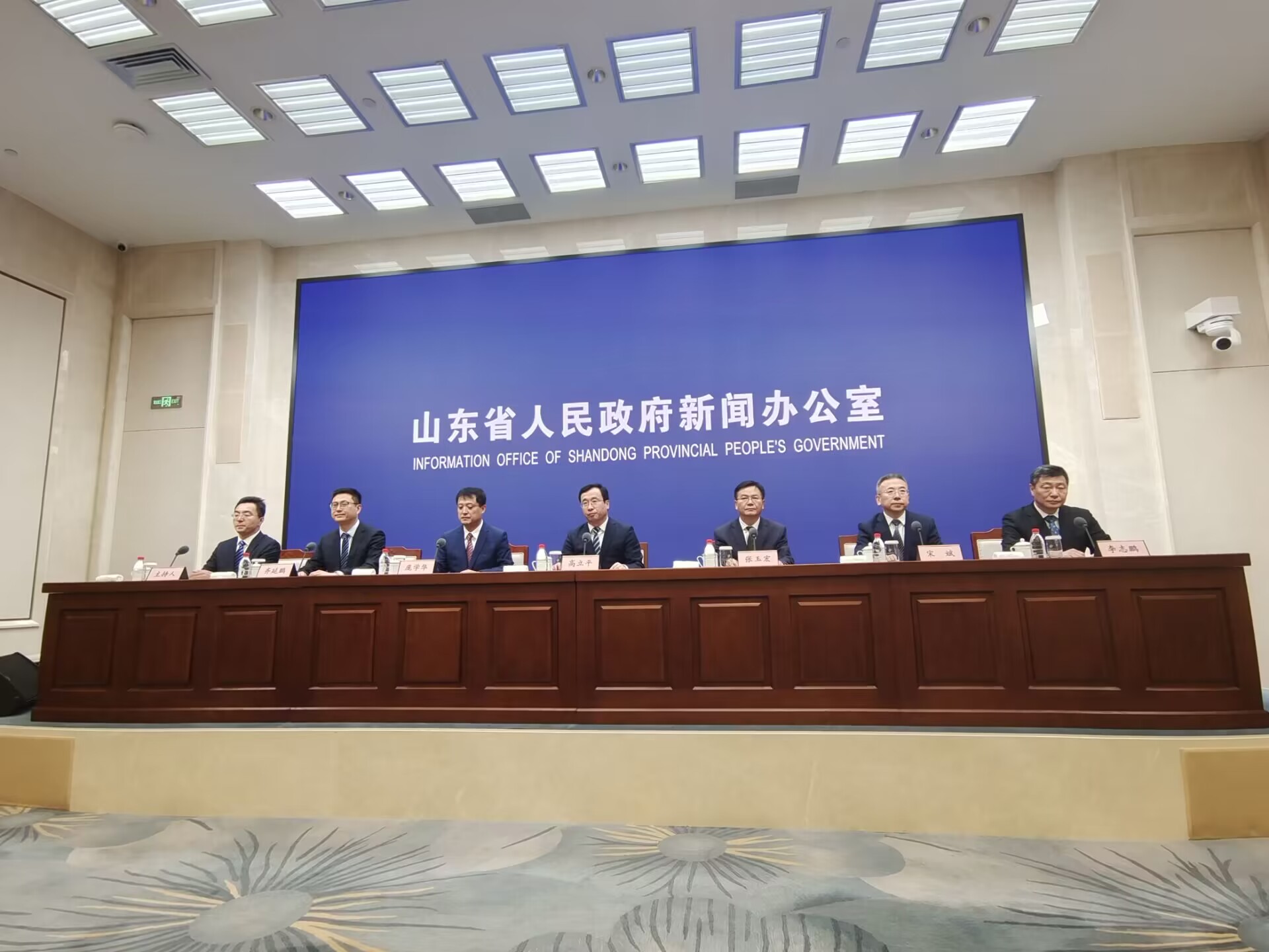 3月22日起，早5点至晚10点您都可搭乘济南至青岛间高铁