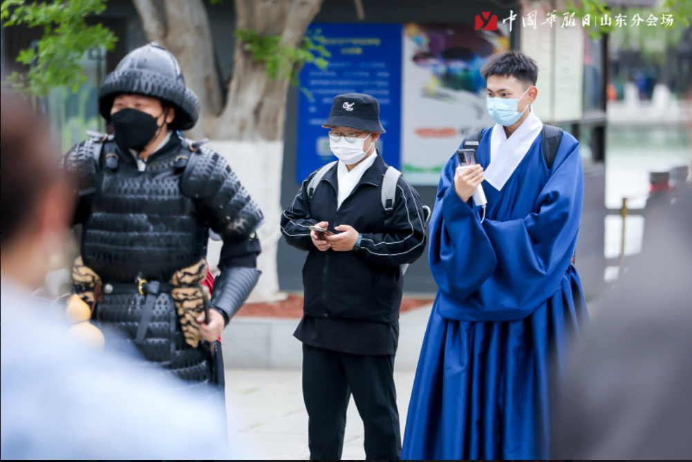 第五届“中国华服日”山东分会场启幕 国风盛宴亮相大明湖超然楼