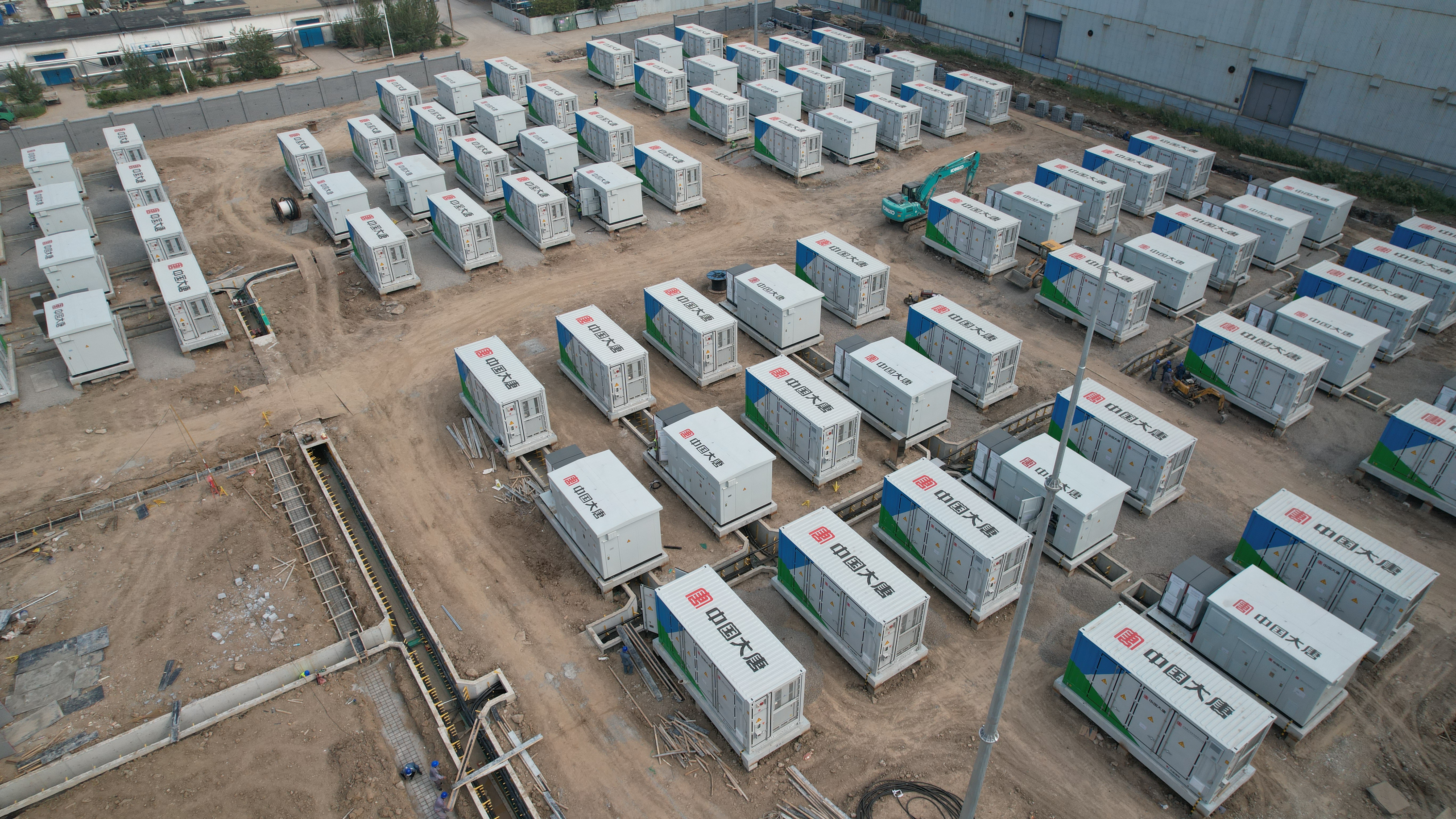 建設(shè)中的大唐魯北發(fā)電有限責(zé)任公司100MW200MWh儲能電站項(xiàng)目 。