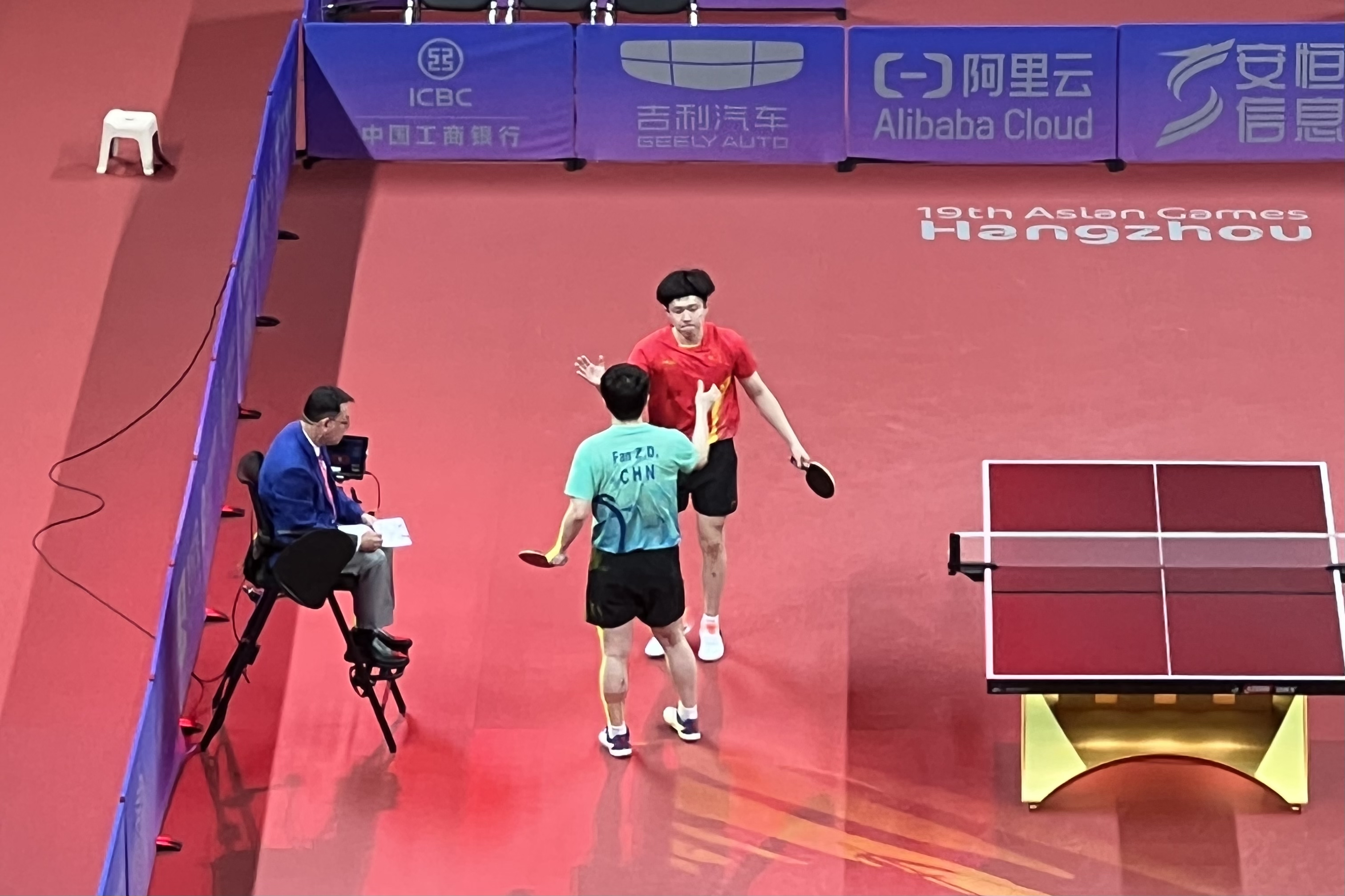王楚钦获得亚运会乒乓球男单冠军_东方体育