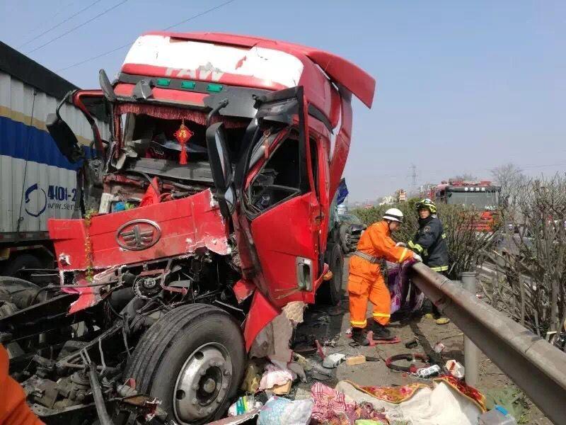 湖北阳新车祸29人死亡图片