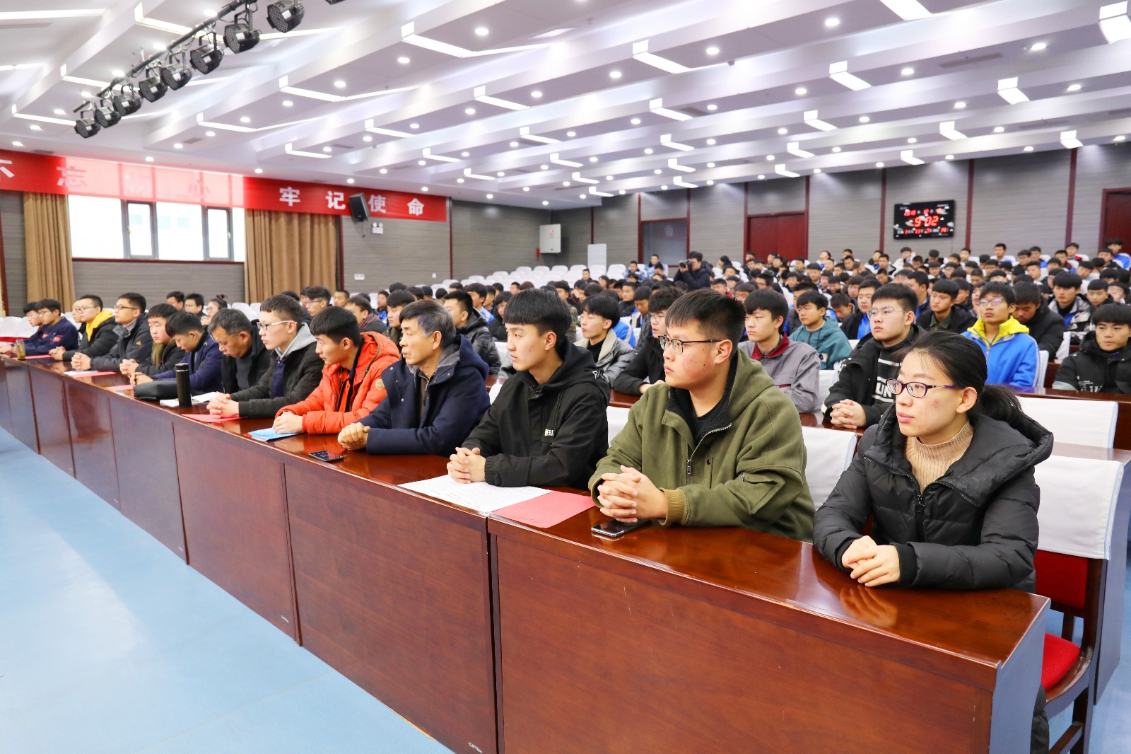 副院長郝風倫,教務處處長魯明,機電學院院長李興華,山東新工匠信息